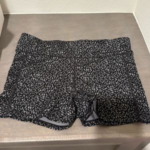 Xersion fitted active wear shorts size M